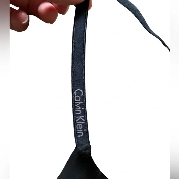 Calvin Klein t-shirt bras - Picture 5 of 8